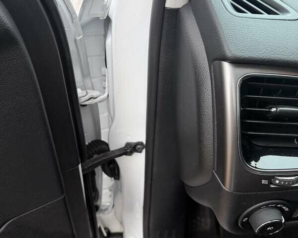 Белый Джип Чероки, объемом двигателя 3.24 л и пробегом 40 тыс. км за 22500 $, фото 24 на Automoto.ua