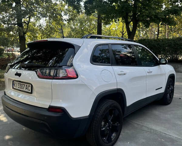 Белый Джип Чероки, объемом двигателя 2.36 л и пробегом 123 тыс. км за 15500 $, фото 4 на Automoto.ua
