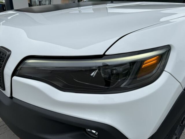 Білий Джип Cherokee, об'ємом двигуна 3.2 л та пробігом 58 тис. км за 21900 $, фото 4 на Automoto.ua