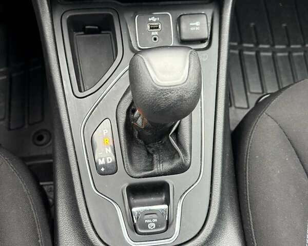 Белый Джип Чероки, объемом двигателя 2.4 л и пробегом 89 тыс. км за 15800 $, фото 12 на Automoto.ua