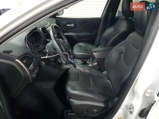 Білий Джип Cherokee, об'ємом двигуна 3.24 л та пробігом 100 тис. км за 3000 $, фото 6 на Automoto.ua