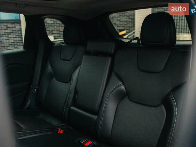 Белый Джип Чероки, объемом двигателя 2.36 л и пробегом 111 тыс. км за 15000 $, фото 12 на Automoto.ua