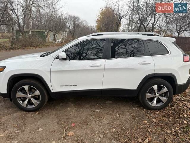 Белый Джип Чероки, объемом двигателя 3.24 л и пробегом 40 тыс. км за 22500 $, фото 2 на Automoto.ua