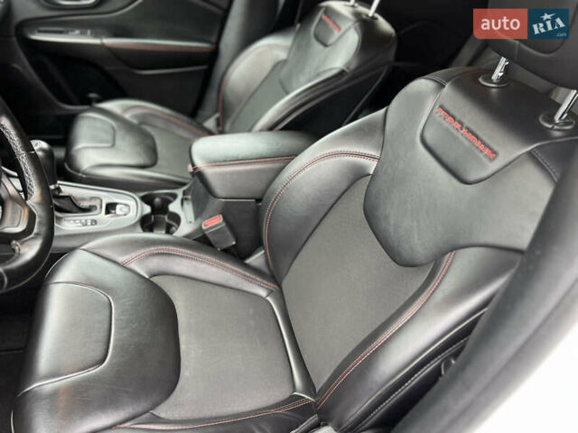 Белый Джип Чероки, объемом двигателя 3.24 л и пробегом 93 тыс. км за 21700 $, фото 11 на Automoto.ua