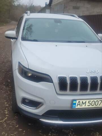Белый Джип Чероки, объемом двигателя 2.4 л и пробегом 145 тыс. км за 17000 $, фото 3 на Automoto.ua