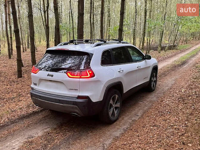 Білий Джип Cherokee, об'ємом двигуна 3.2 л та пробігом 94 тис. км за 15500 $, фото 2 на Automoto.ua