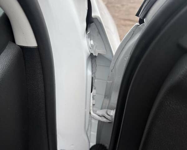 Белый Джип Чероки, объемом двигателя 3.24 л и пробегом 40 тыс. км за 22500 $, фото 15 на Automoto.ua