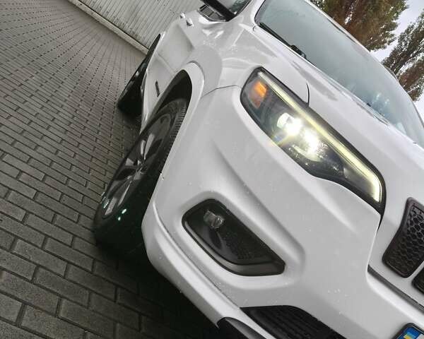 Джип Чероки 2020 в Киеве на Automoto.ua Белый Джип Чероки, объемом двигателя 3.24 л и пробегом 121 тыс. км за 19700 $, фото 8 на Automoto.ua