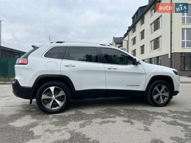 Белый Джип Чероки, объемом двигателя 3.24 л и пробегом 242 тыс. км за 21000 $, фото 5 на Automoto.ua