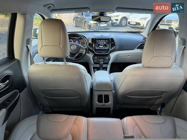 Белый Джип Чероки, объемом двигателя 2.36 л и пробегом 96 тыс. км за 18000 $, фото 51 на Automoto.ua