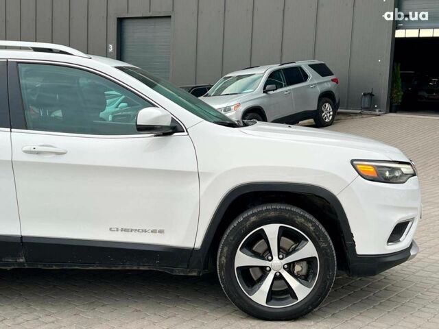 Білий Джип Cherokee, об'ємом двигуна 3.2 л та пробігом 76 тис. км за 18790 $, фото 10 на Automoto.ua