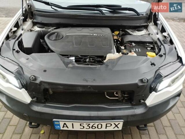 Белый Джип Чероки, объемом двигателя 3.24 л и пробегом 127 тыс. км за 20000 $, фото 17 на Automoto.ua