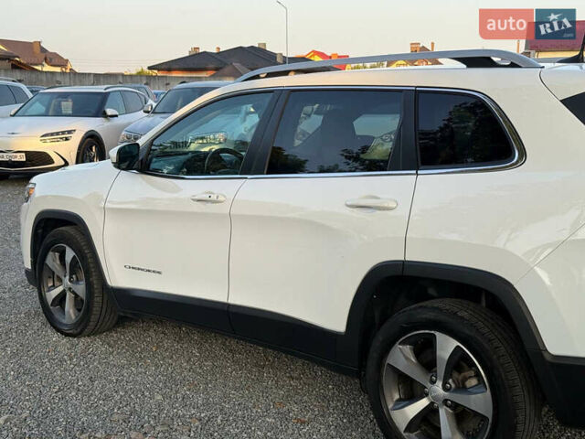 Білий Джип Cherokee, об'ємом двигуна 2.36 л та пробігом 96 тис. км за 18500 $, фото 7 на Automoto.ua