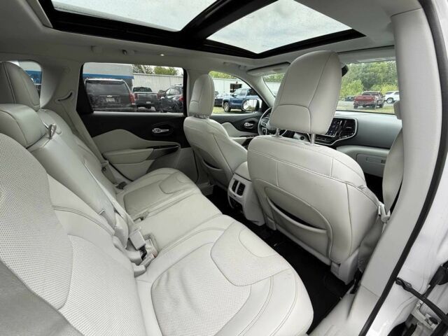 Білий Джип Cherokee, об'ємом двигуна 3.2 л та пробігом 43 тис. км за 5900 $, фото 12 на Automoto.ua