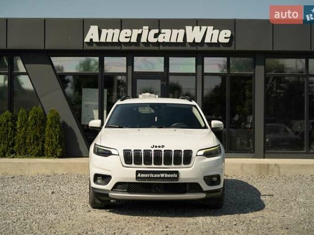 Білий Джип Cherokee, об'ємом двигуна 2.36 л та пробігом 194 тис. км за 18900 $, фото 1 на Automoto.ua
