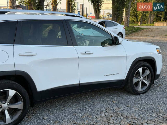 Белый Джип Чероки, объемом двигателя 2.36 л и пробегом 96 тыс. км за 18000 $, фото 16 на Automoto.ua