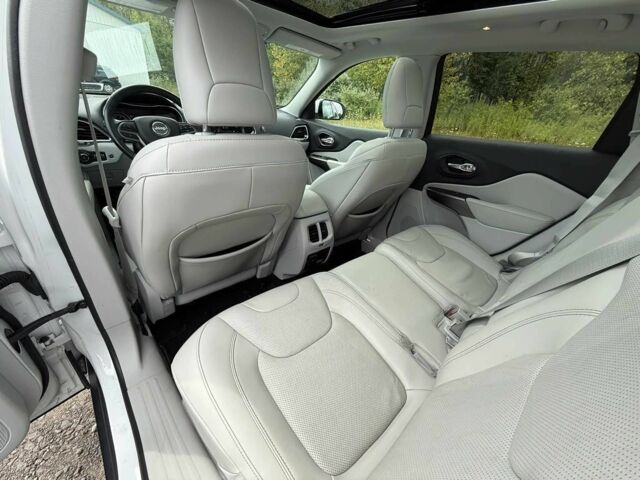 Білий Джип Cherokee, об'ємом двигуна 3.2 л та пробігом 43 тис. км за 5900 $, фото 10 на Automoto.ua