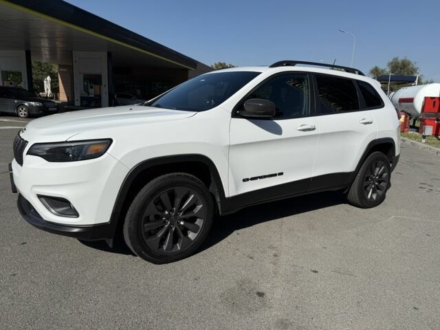 Білий Джип Cherokee, об'ємом двигуна 3.2 л та пробігом 120 тис. км за 21200 $, фото 1 на Automoto.ua