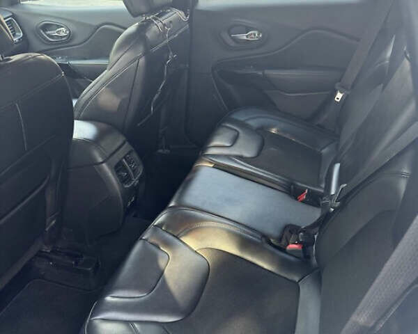 Белый Джип Чероки, объемом двигателя 2.36 л и пробегом 123 тыс. км за 15500 $, фото 6 на Automoto.ua