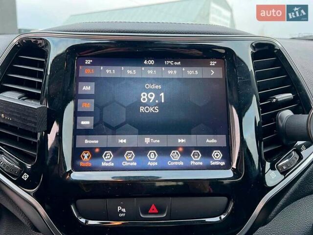 Білий Джип Cherokee, об'ємом двигуна 3.2 л та пробігом 76 тис. км за 18790 $, фото 28 на Automoto.ua