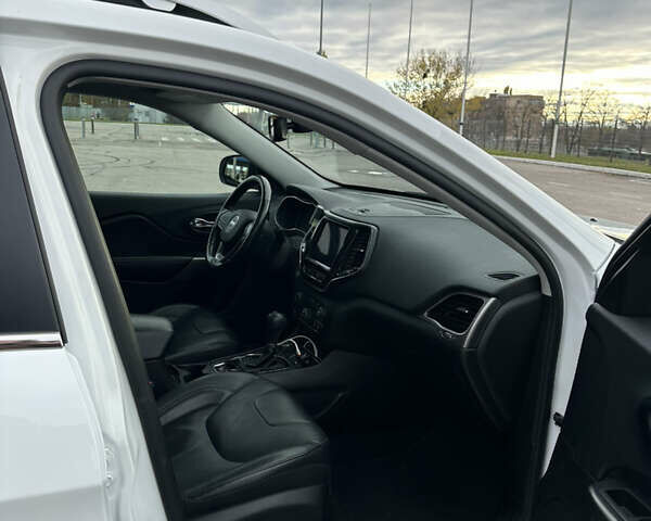 Белый Джип Чероки, объемом двигателя 3.24 л и пробегом 109 тыс. км за 17900 $, фото 34 на Automoto.ua