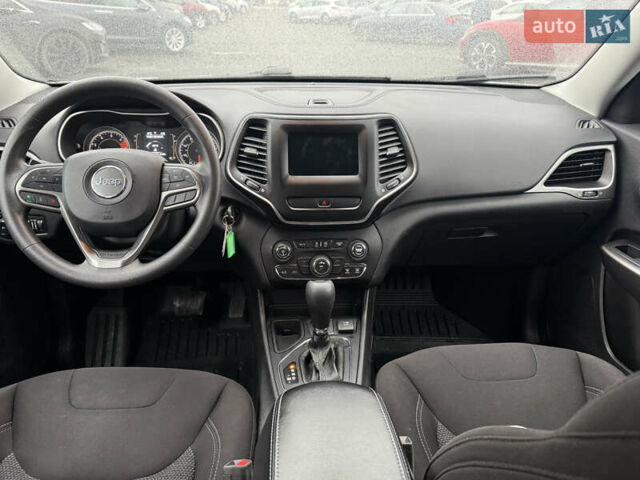 Белый Джип Чероки, объемом двигателя 2.4 л и пробегом 89 тыс. км за 15800 $, фото 8 на Automoto.ua