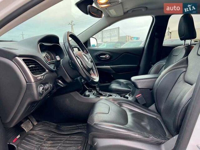 Білий Джип Cherokee, об'ємом двигуна 3.2 л та пробігом 76 тис. км за 18790 $, фото 17 на Automoto.ua