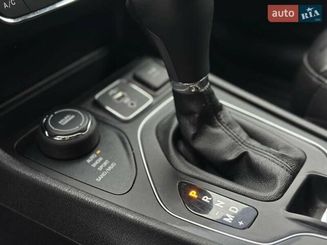 Белый Джип Чероки, объемом двигателя 3.24 л и пробегом 68 тыс. км за 19600 $, фото 13 на Automoto.ua