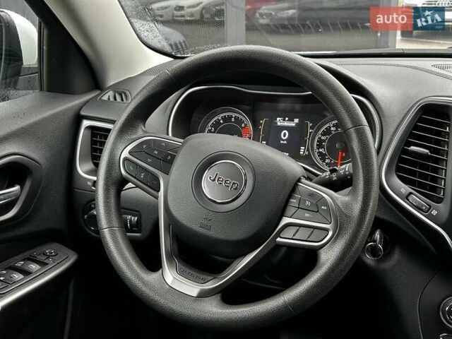 Білий Джип Cherokee, об'ємом двигуна 2.36 л та пробігом 73 тис. км за 17990 $, фото 26 на Automoto.ua