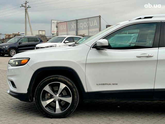 Білий Джип Cherokee, об'ємом двигуна 3.2 л та пробігом 76 тис. км за 18790 $, фото 2 на Automoto.ua