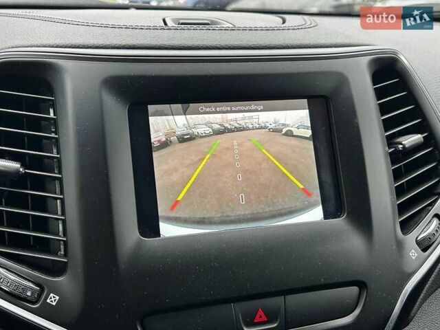 Білий Джип Cherokee, об'ємом двигуна 2.36 л та пробігом 73 тис. км за 17990 $, фото 20 на Automoto.ua