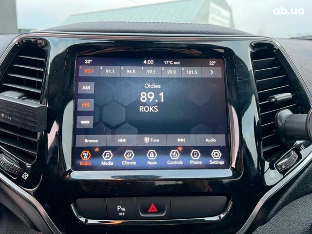 Білий Джип Cherokee, об'ємом двигуна 3.2 л та пробігом 76 тис. км за 18790 $, фото 28 на Automoto.ua