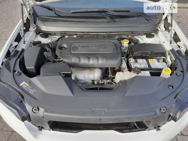 Білий Джип Cherokee, об'ємом двигуна 2.36 л та пробігом 146 тис. км за 16900 $, фото 9 на Automoto.ua