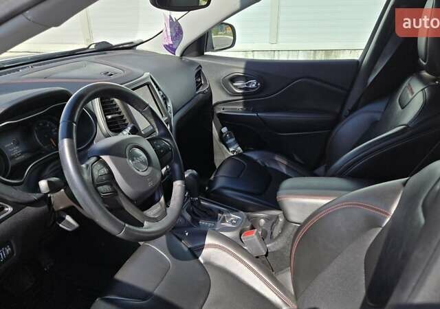 Білий Джип Cherokee, об'ємом двигуна 3.24 л та пробігом 106 тис. км за 20500 $, фото 1 на Automoto.ua