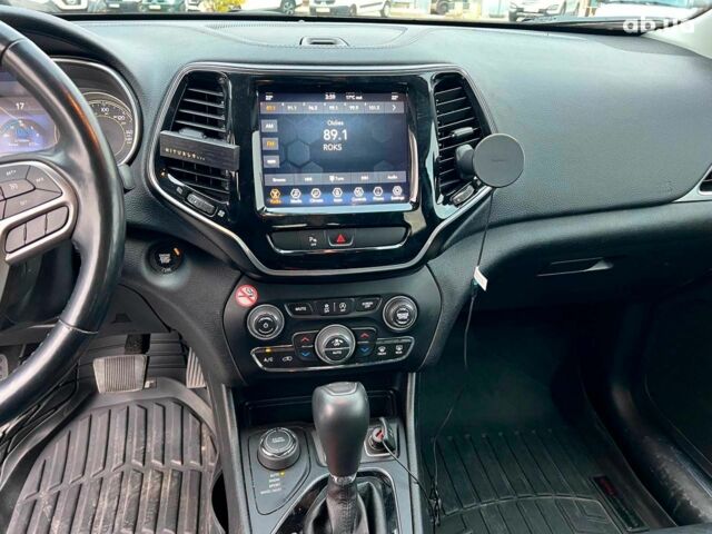 Білий Джип Cherokee, об'ємом двигуна 3.2 л та пробігом 76 тис. км за 18790 $, фото 27 на Automoto.ua