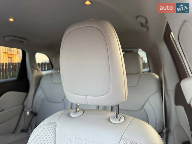 Білий Джип Cherokee, об'ємом двигуна 2.36 л та пробігом 96 тис. км за 18500 $, фото 35 на Automoto.ua