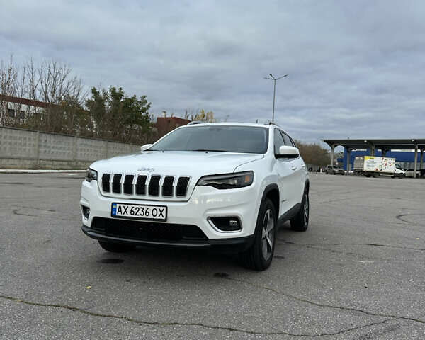 Белый Джип Чероки, объемом двигателя 3.24 л и пробегом 109 тыс. км за 17900 $, фото 1 на Automoto.ua