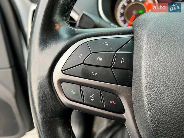 Білий Джип Cherokee, об'ємом двигуна 3.2 л та пробігом 76 тис. км за 18790 $, фото 24 на Automoto.ua