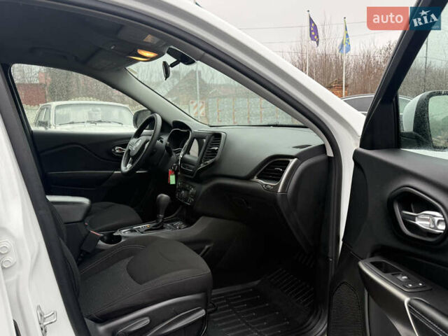 Белый Джип Чероки, объемом двигателя 2.4 л и пробегом 89 тыс. км за 15800 $, фото 6 на Automoto.ua
