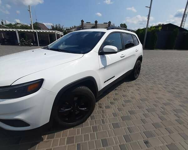 Білий Джип Cherokee, об'ємом двигуна 2.36 л та пробігом 69 тис. км за 18300 $, фото 6 на Automoto.ua