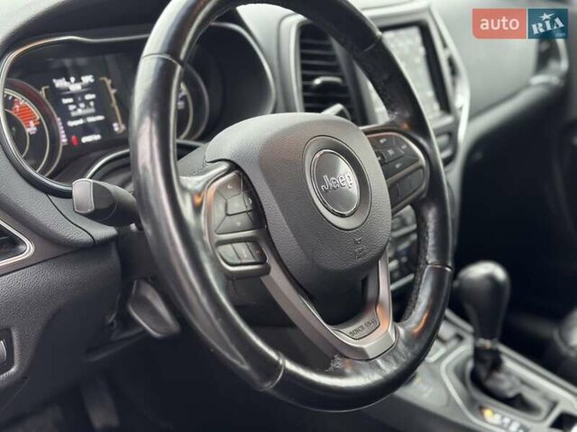 Белый Джип Чероки, объемом двигателя 3.24 л и пробегом 68 тыс. км за 19900 $, фото 14 на Automoto.ua