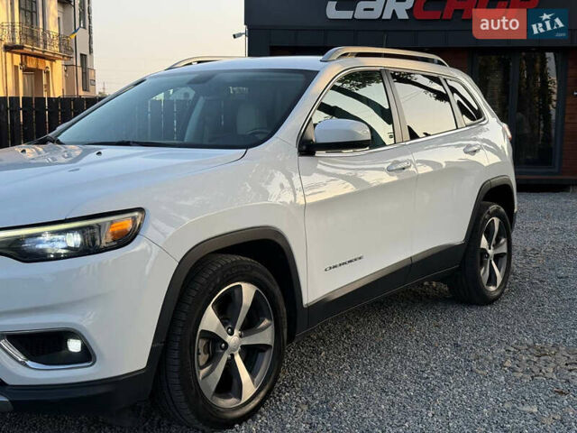 Білий Джип Cherokee, об'ємом двигуна 2.36 л та пробігом 96 тис. км за 18500 $, фото 3 на Automoto.ua