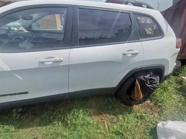 Білий Джип Cherokee, об'ємом двигуна 0 л та пробігом 90 тис. км за 7500 $, фото 1 на Automoto.ua