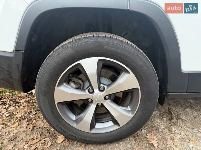 Белый Джип Чероки, объемом двигателя 3.24 л и пробегом 40 тыс. км за 22500 $, фото 10 на Automoto.ua