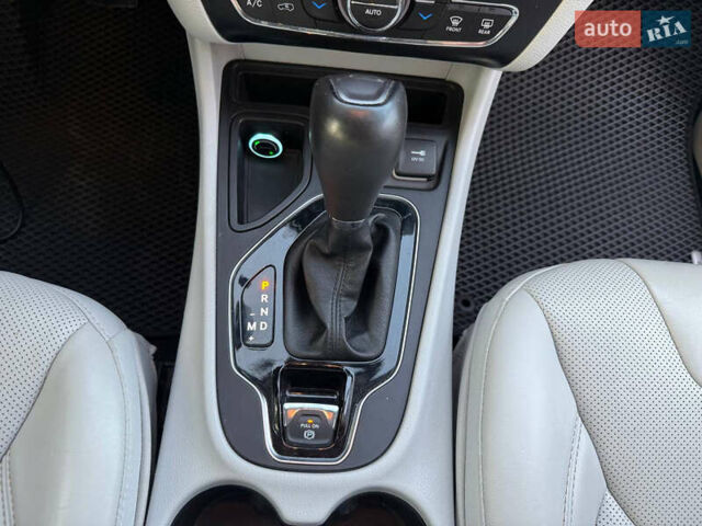 Білий Джип Cherokee, об'ємом двигуна 2.36 л та пробігом 96 тис. км за 18500 $, фото 58 на Automoto.ua