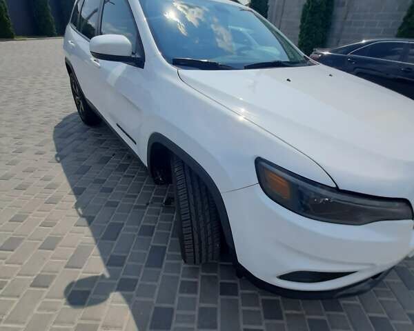 Білий Джип Cherokee, об'ємом двигуна 2.36 л та пробігом 69 тис. км за 18300 $, фото 8 на Automoto.ua