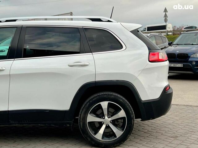 Білий Джип Cherokee, об'ємом двигуна 3.2 л та пробігом 76 тис. км за 18790 $, фото 4 на Automoto.ua