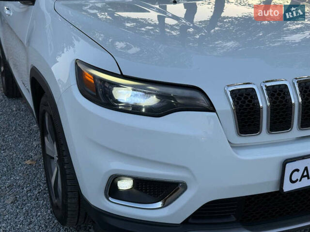 Білий Джип Cherokee, об'ємом двигуна 2.36 л та пробігом 96 тис. км за 18500 $, фото 22 на Automoto.ua
