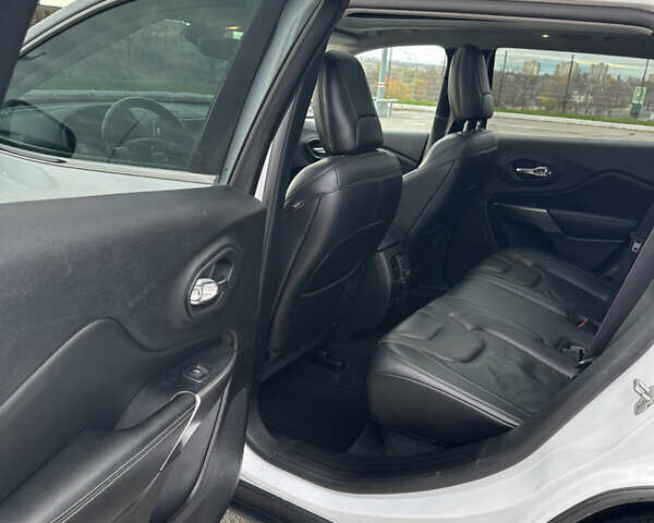 Белый Джип Чероки, объемом двигателя 3.24 л и пробегом 109 тыс. км за 17900 $, фото 23 на Automoto.ua