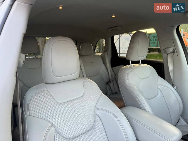 Білий Джип Cherokee, об'ємом двигуна 2.36 л та пробігом 96 тис. км за 18500 $, фото 57 на Automoto.ua